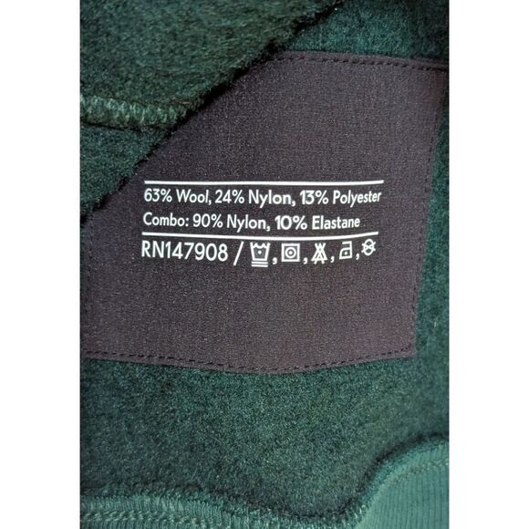 Outdoor Voices Men's Mediun Mega Fleece Quarter-snap Sweater In Conifer Green - Picture 7 of 7